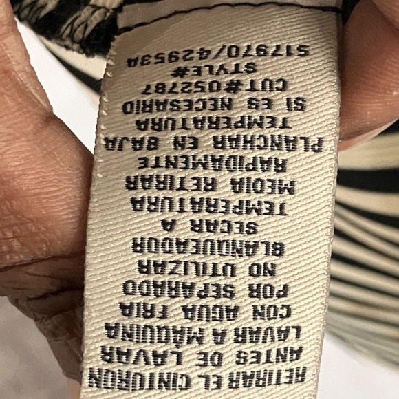 Black and white Y2K fit and flare - Picture 12 of 12